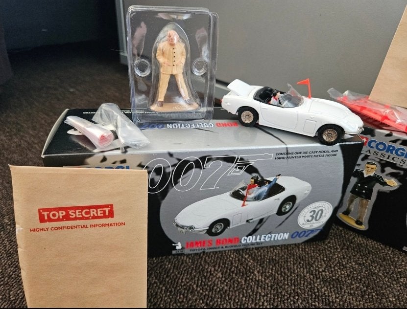 model auto's 007, Hobby en Vrije tijd, Modelauto's | 1:43, Zo goed als nieuw, Auto, Corgi, Ophalen of Verzenden