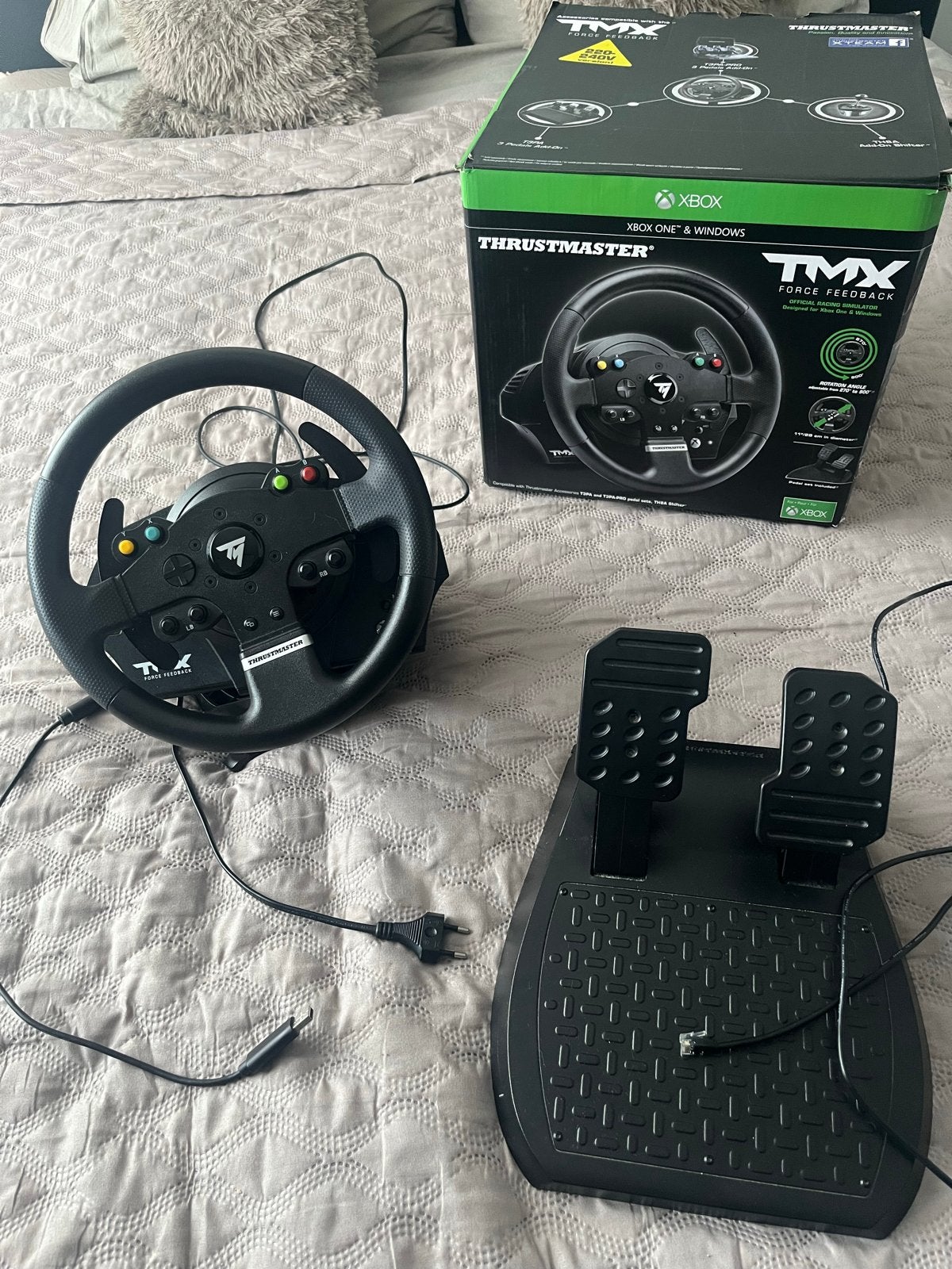 Thrustmaster TMX Force Feedback racestuur, Ophalen, Zo goed als nieuw, Stuurtje of Sportattribuut, Xbox One