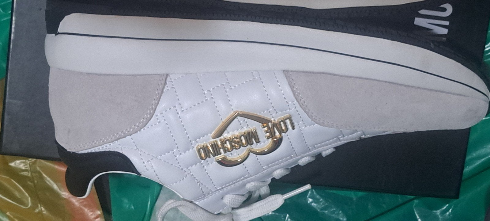 Love Moschino sneakers - Zo goed als nieuw, Love Moschino, Wit, Ophalen of Verzenden, Sneakers of Gympen