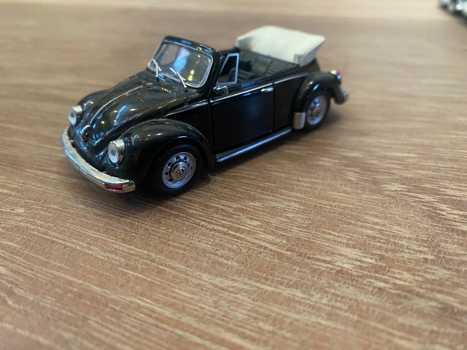 Jouef Evolution VW Kever 1303 Cabriolet 1978 – 1:43 zwart, Hobby en Vrije tijd, Ophalen of Verzenden, Zo goed als nieuw, Auto
