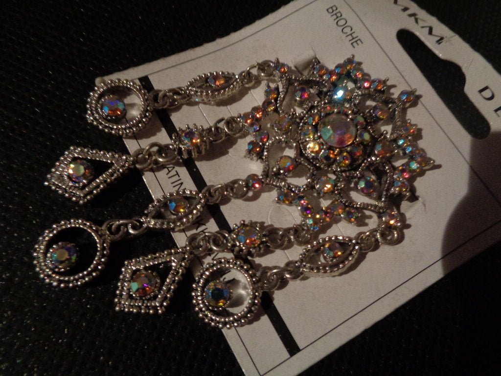 zilverkl broche met aurora kristal nr br 063, Met kristal, Overige materialen, Nieuw, Ophalen of Verzenden