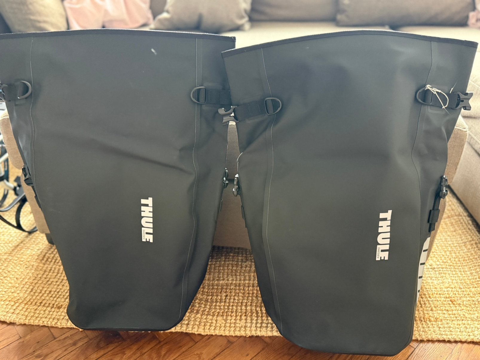 Thule Shield 50L fietstassen + Side Frame Kit | Nieuw, Fietsen en Brommers, Fietsaccessoires | Fietstassen, Ophalen of Verzenden