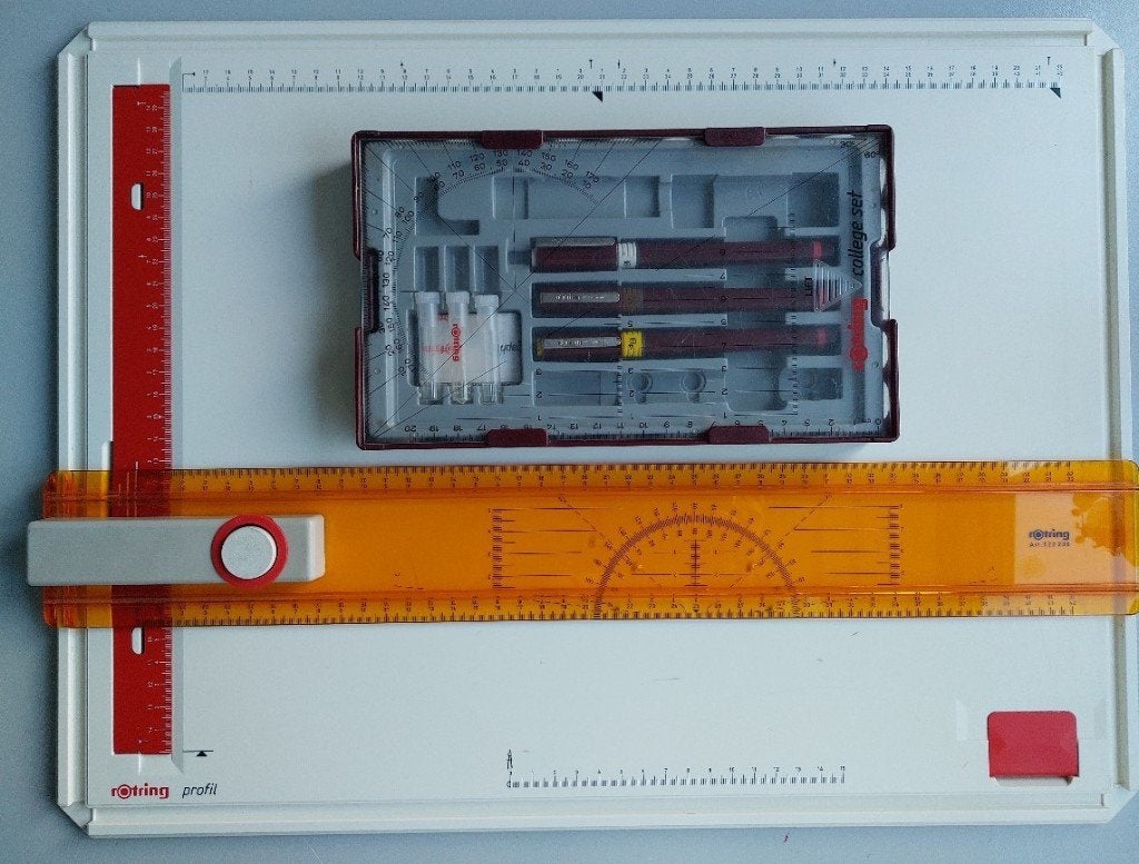 Rotring tekenbord nr. 522 236 met pennenset, Ophalen of Verzenden, Gebruikt, Overige typen