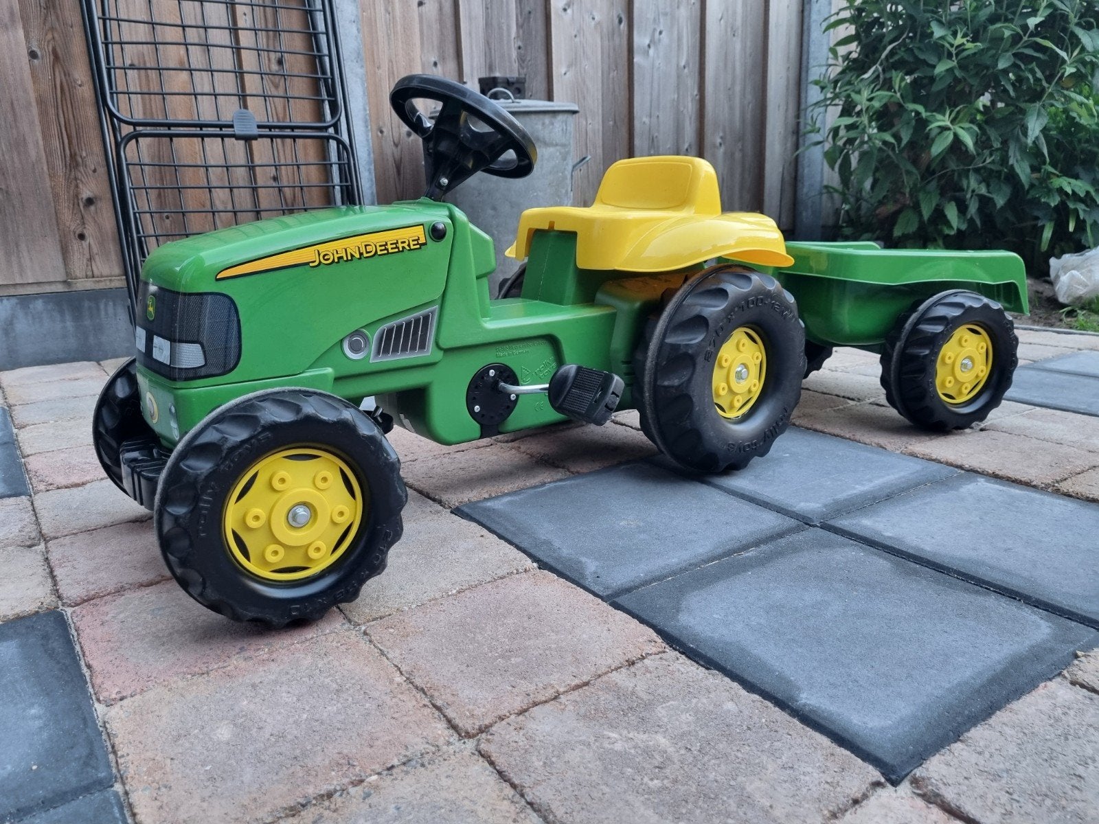 John Deere traptractor met aanhanger, Kinderen en Baby's, Speelgoed | Buiten | Voertuigen en Loopfietsen, Ophalen, Gebruikt, Trapvoertuig