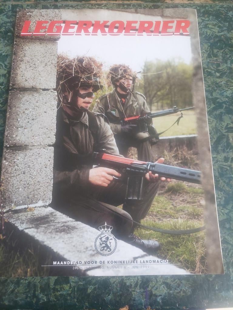 Legerkoerier - Maandblad Koninklijke Landmacht Juni 1989, Ophalen of Verzenden, Gelezen, Overige typen