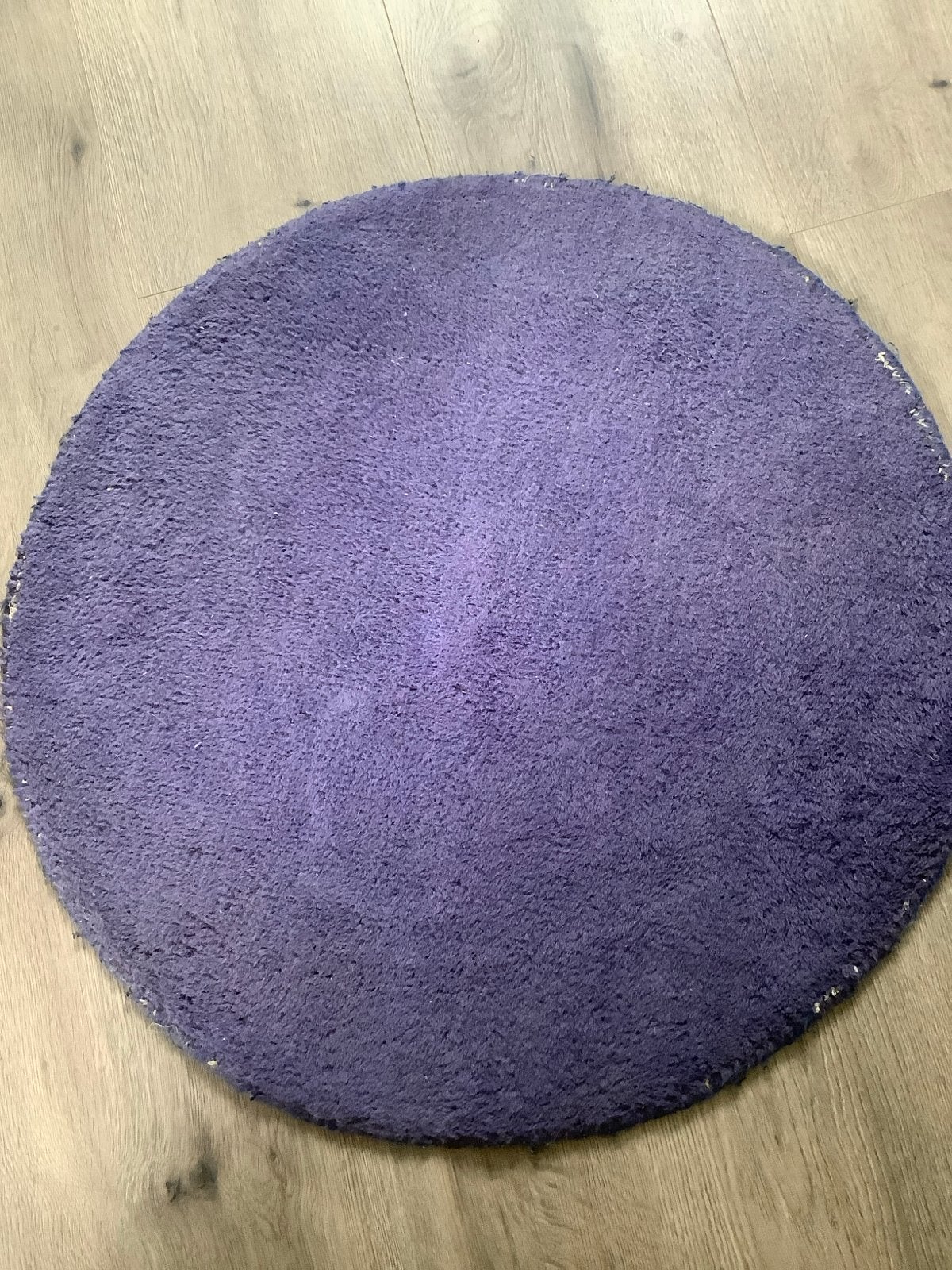 Gratis af te halen: Rond paars vloerkleed, Ophalen, Gebruikt, 100 tot 150 cm, Paars