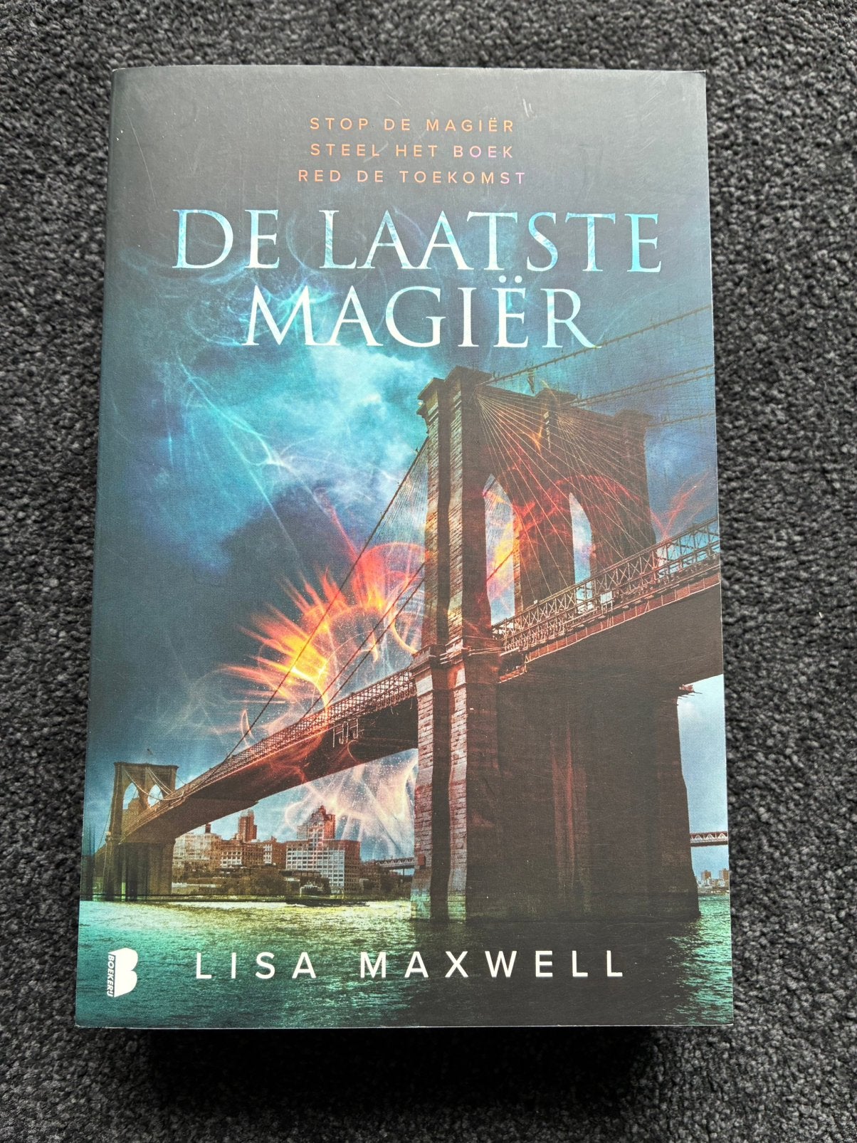 Lisa Maxwell - De laatste magiër, Boeken, Ophalen of Verzenden, Zo goed als nieuw, Lisa Maxwell