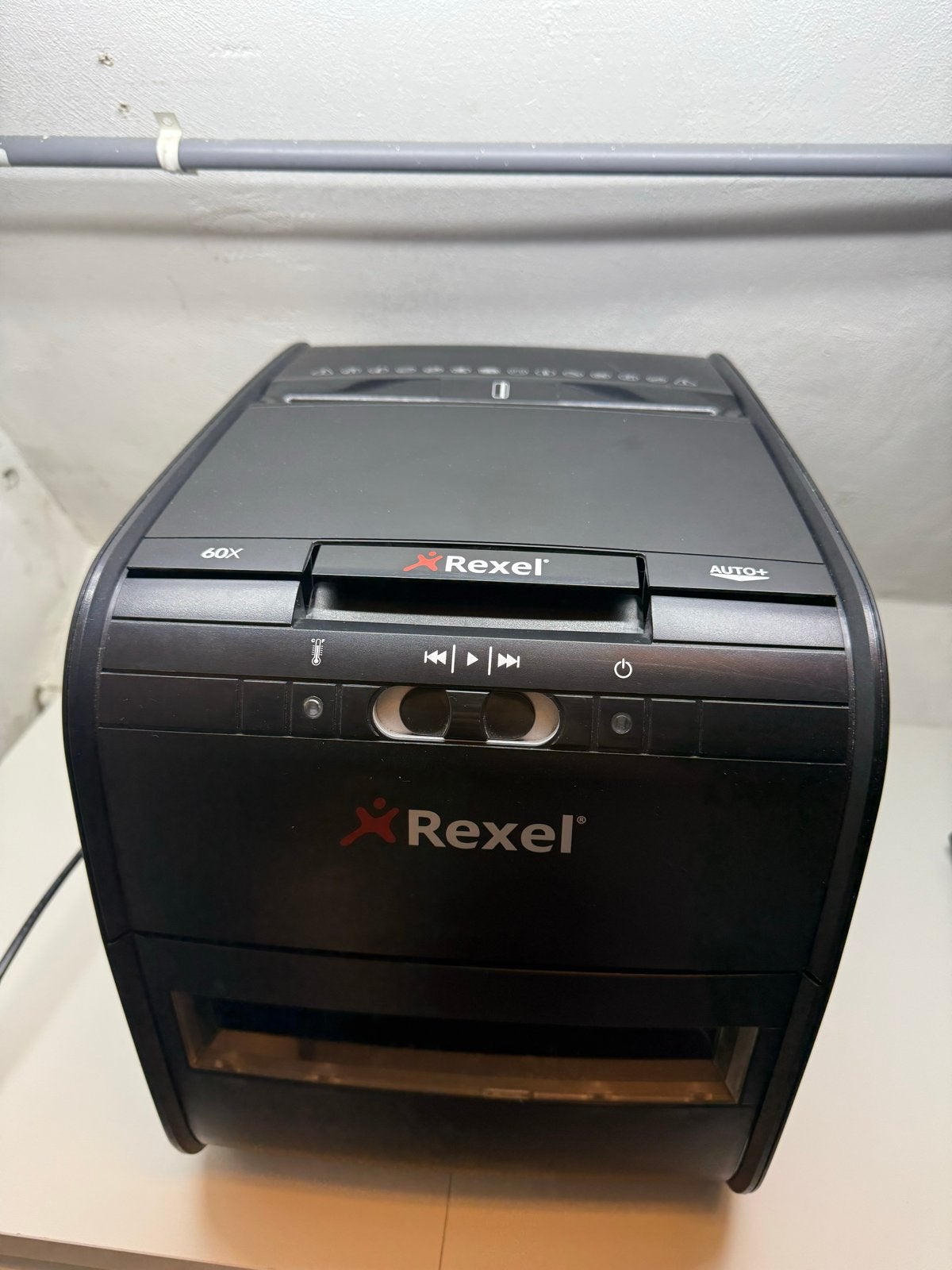 Rexel Auto+ 60X papierversnipperaar, Diversen, Ophalen of Verzenden, Gebruikt