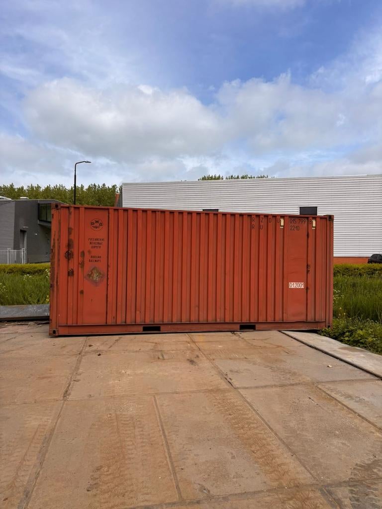 20ft zeecontainer, Ophalen