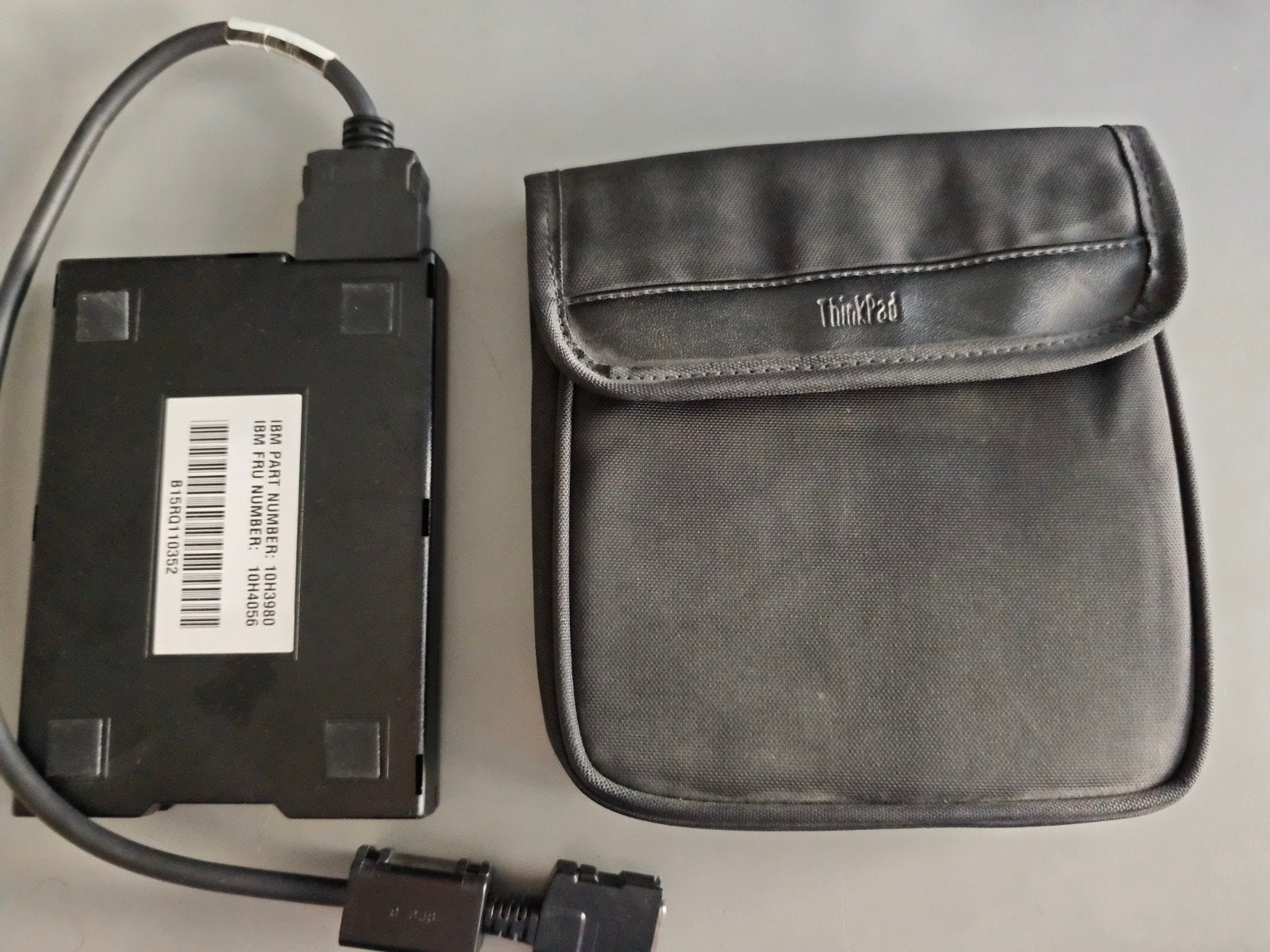Foto 3 van IBM ThinkPad Externe 3.5" Floppy Station 10H3980