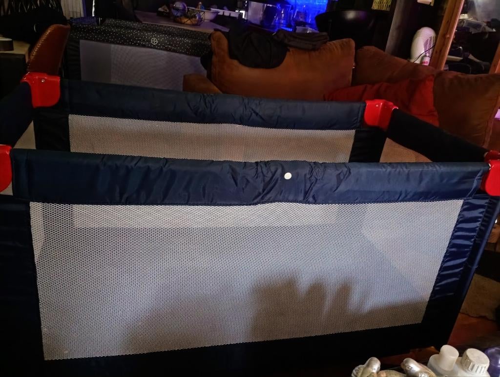 Compact en opvouwbaar campingbedje/box, Kinderen en Baby's, Ophalen of Verzenden, Gebruikt, Rechthoekig