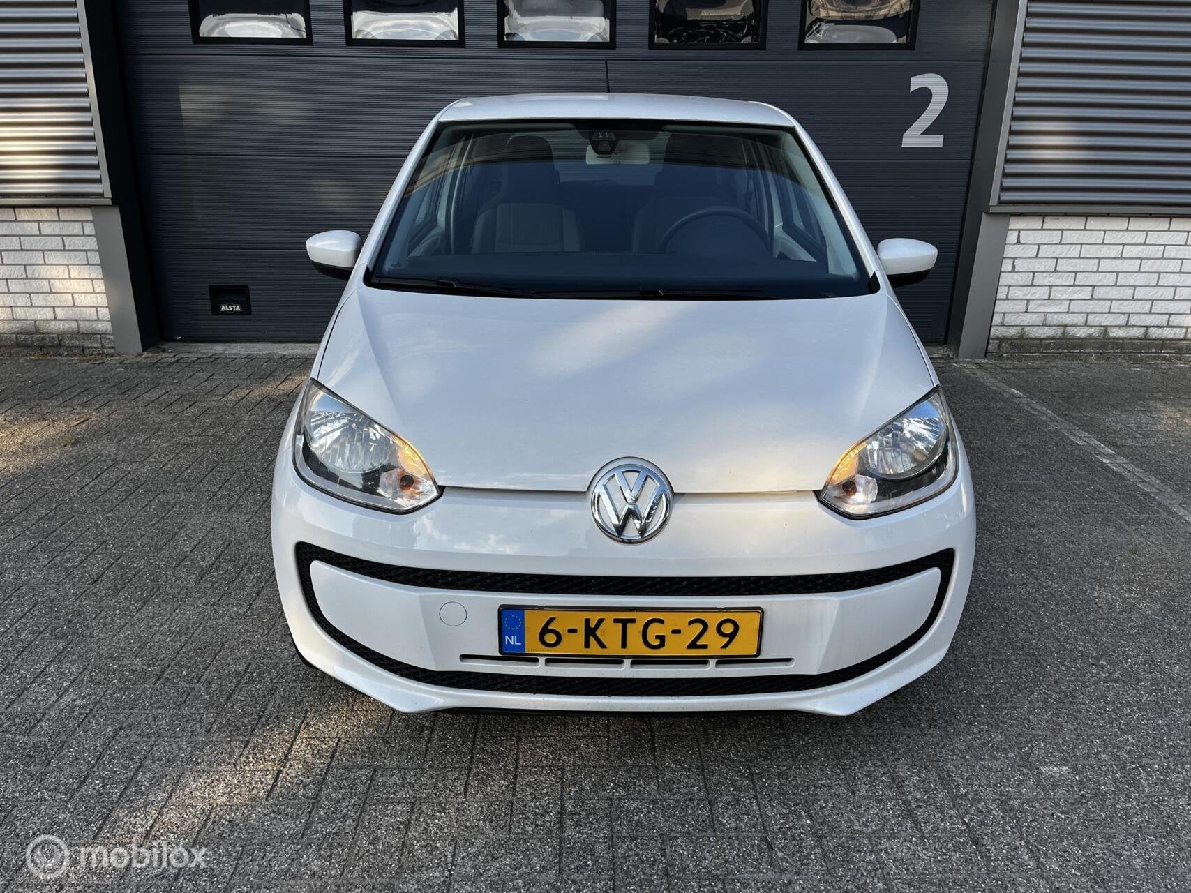 Volkswagen Up! 1.0 high up! AIRCO / NAVI, Voorwielaandrijving, Euro 5, Stof, Gebruikt