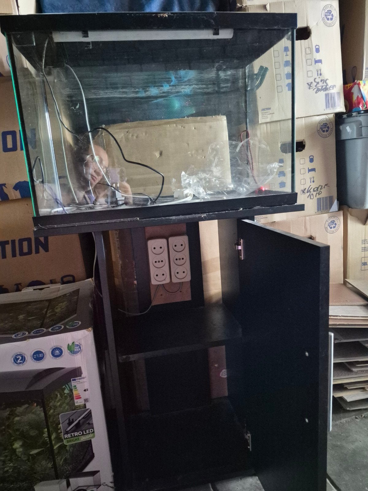 Aquarium op kast met een extra kleine en veel extra, Dieren en Toebehoren, Ophalen, Leeg aquarium