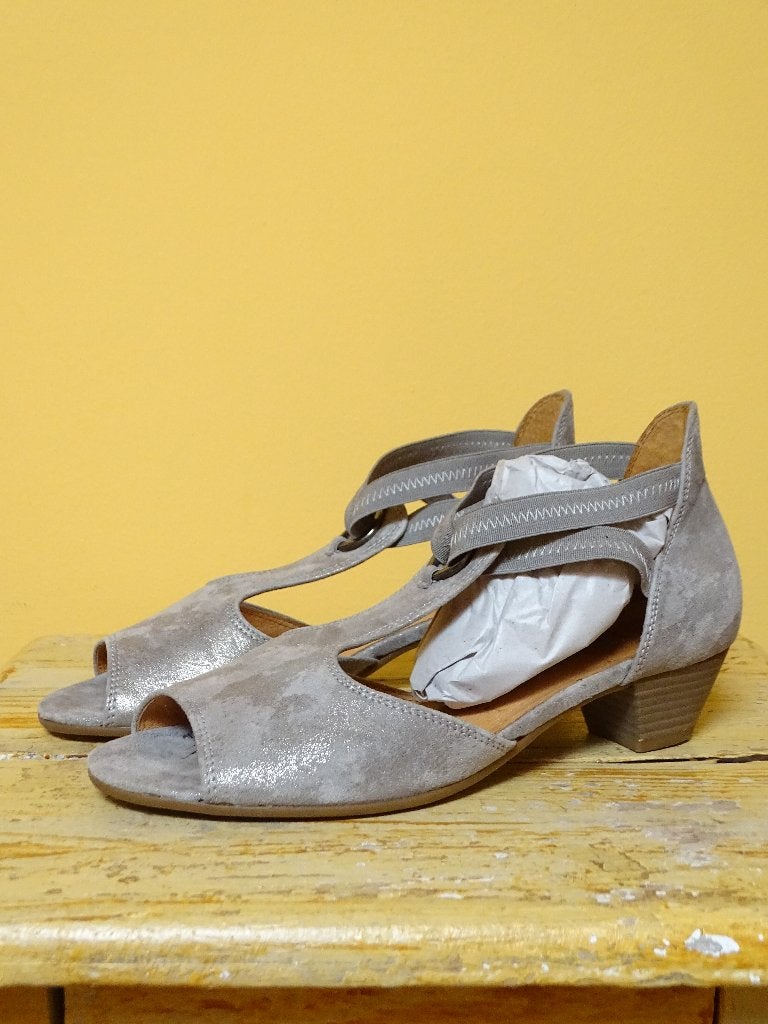 Gabor sandalen grijs maat 38, Kleding | Dames, Schoenen, Gedragen, Sandalen of Muiltjes, Grijs, Ophalen of Verzenden