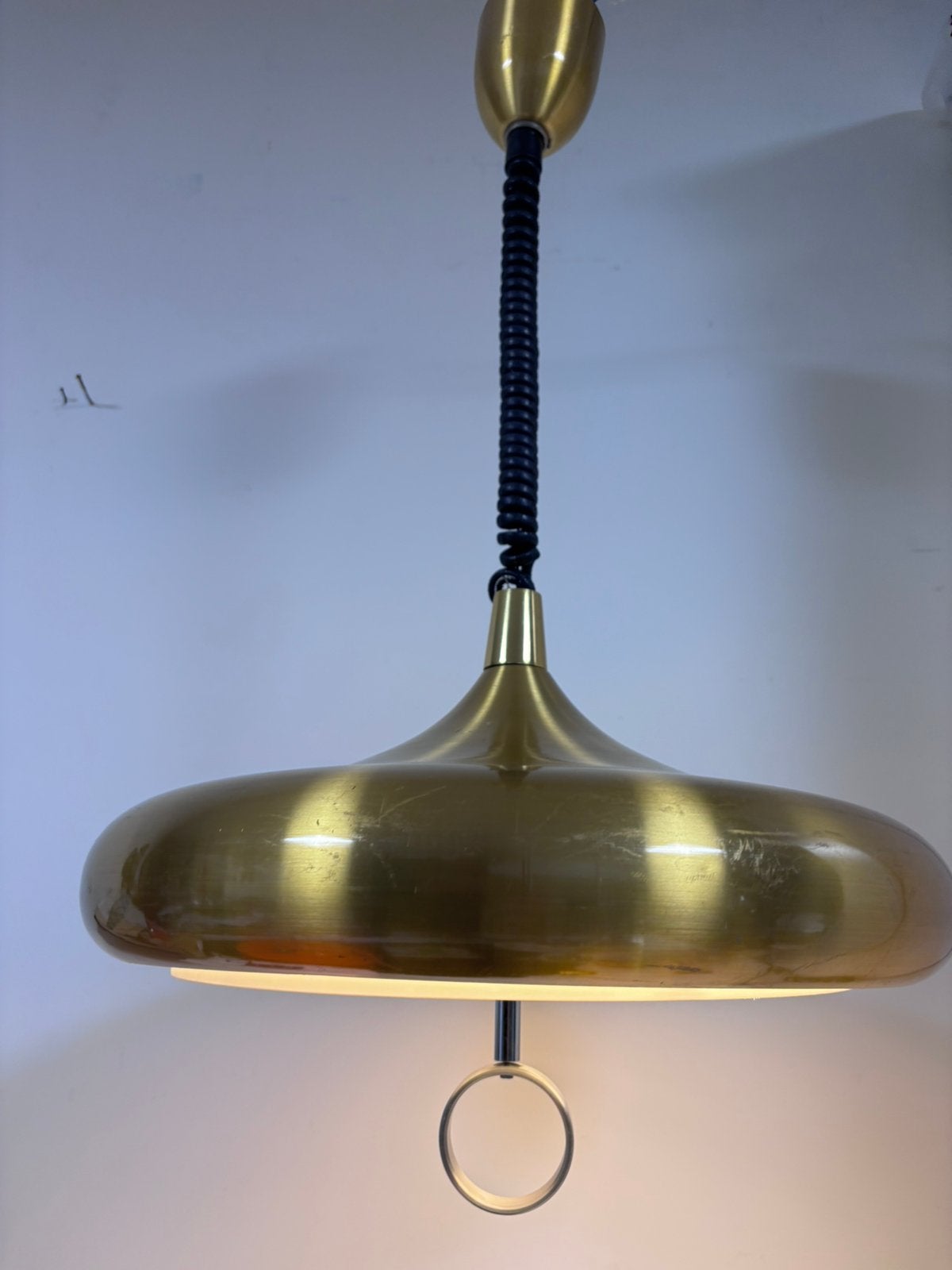 Vintage messing hanglamp jaren 70 met trekpendel UFO model, Ophalen of Verzenden, Zo goed als nieuw, Kunststof