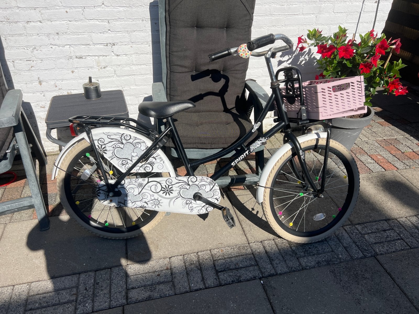 Meisjesfiets 22 inch met mandje, Ophalen, Terugtraprem, Handrem, Gebruikt