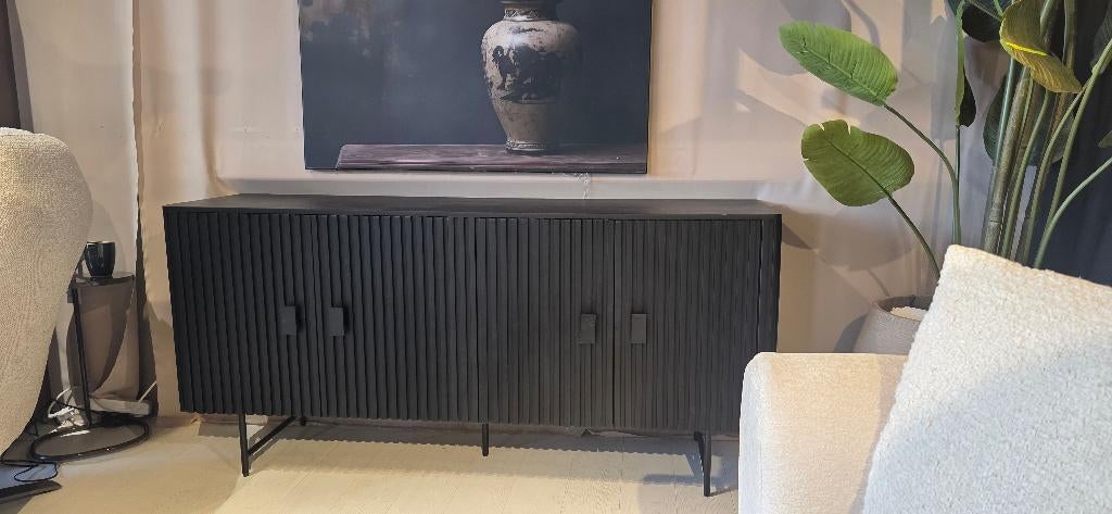 Dressoir zwart Mangohout en Metaal 170cm | Showmodel, Huis en Inrichting, Kasten | Dressoirs, Overige houtsoorten, Bornsestraat