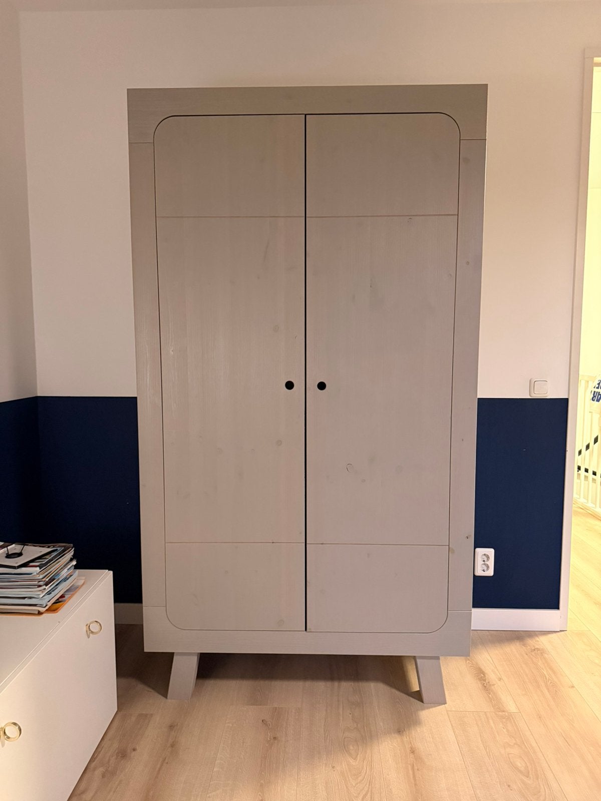 Woood kledingkast, Ophalen, 100 tot 150 cm, Zo goed als nieuw, 50 tot 75 cm