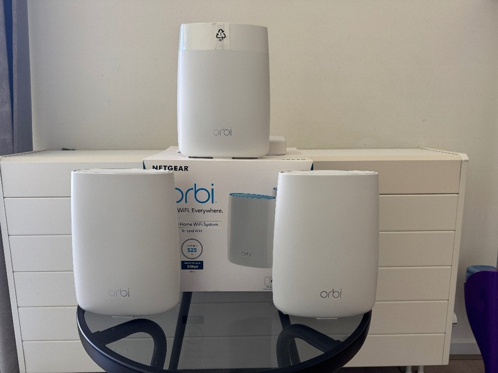 🛜 Netgear Orbi RBR50 - AC3000 Tri-band WiFi-router 🛜, Computers en Software, Routers en Modems, Ophalen, Zo goed als nieuw, Router