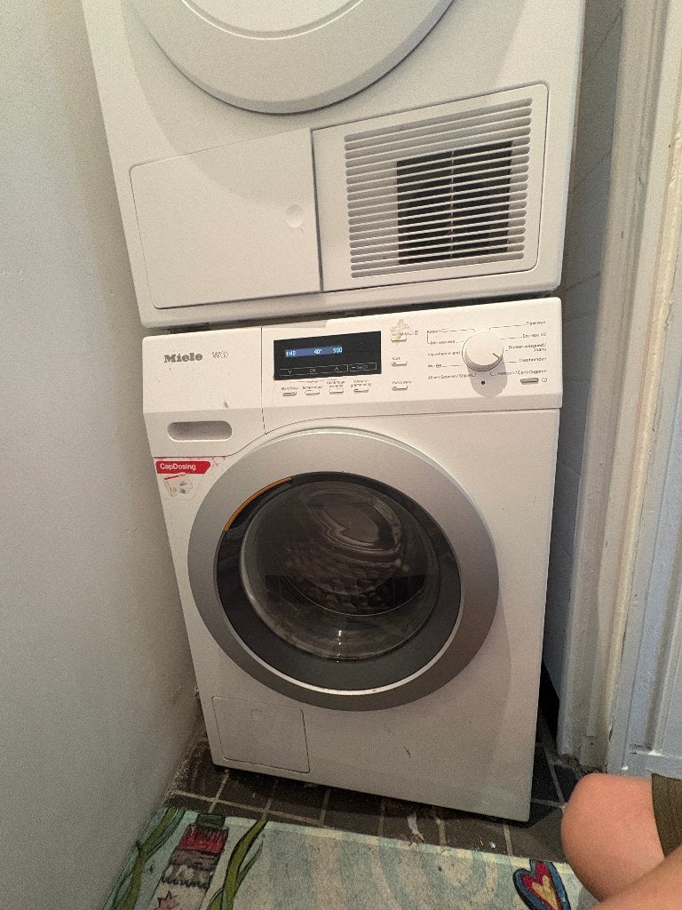 Miele wasmachine WKB130 defect, Ophalen, 8 tot 10 kg, 1600 toeren of meer, Voorlader