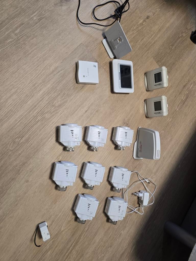 Honeywell Evohome complete set, Doe-het-zelf en Verbouw, Thermostaten, Ophalen of Verzenden, Slimme thermostaat, Gebruikt