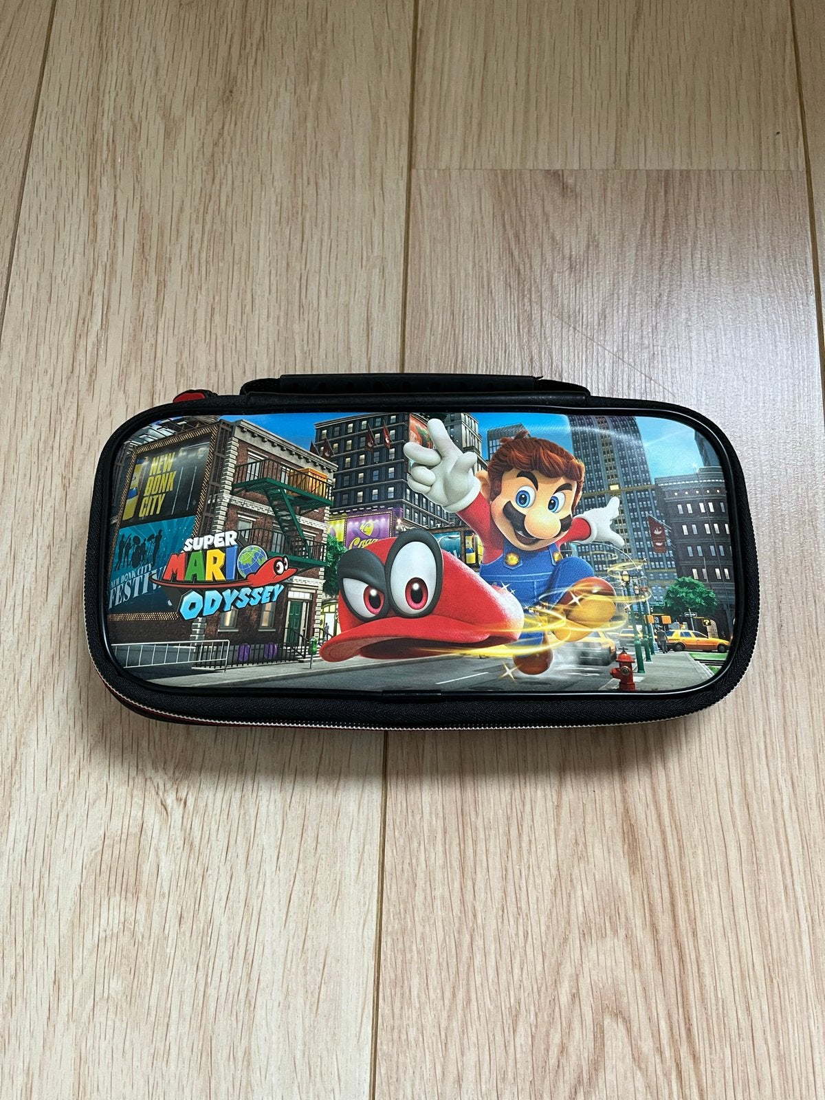 Nintendo Switch case Super Mario Odyssey, Spelcomputers en Games, Ophalen of Verzenden, Zo goed als nieuw, Zonder controller, Switch Original