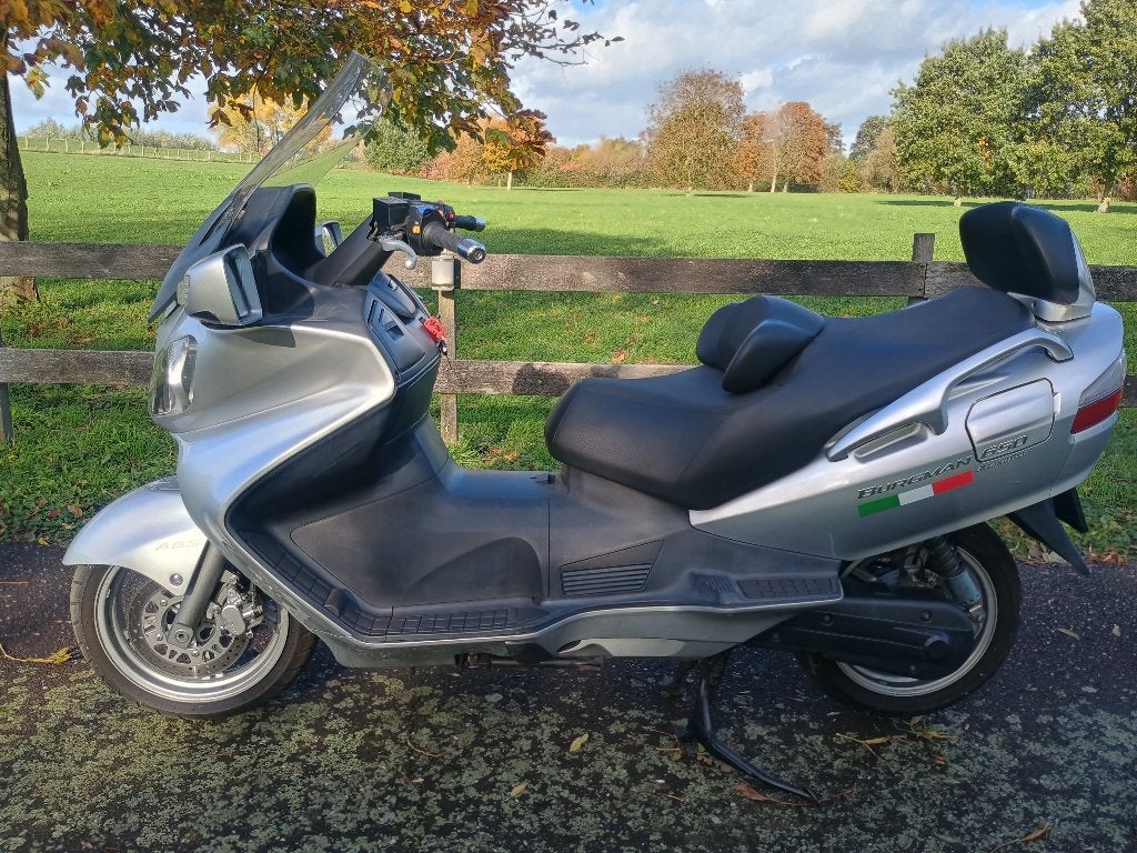 Suzuki Burgman 650 EXECUTIVE automaat 2005, Occasion, Motorrijbewijs A, Particulier, ABS