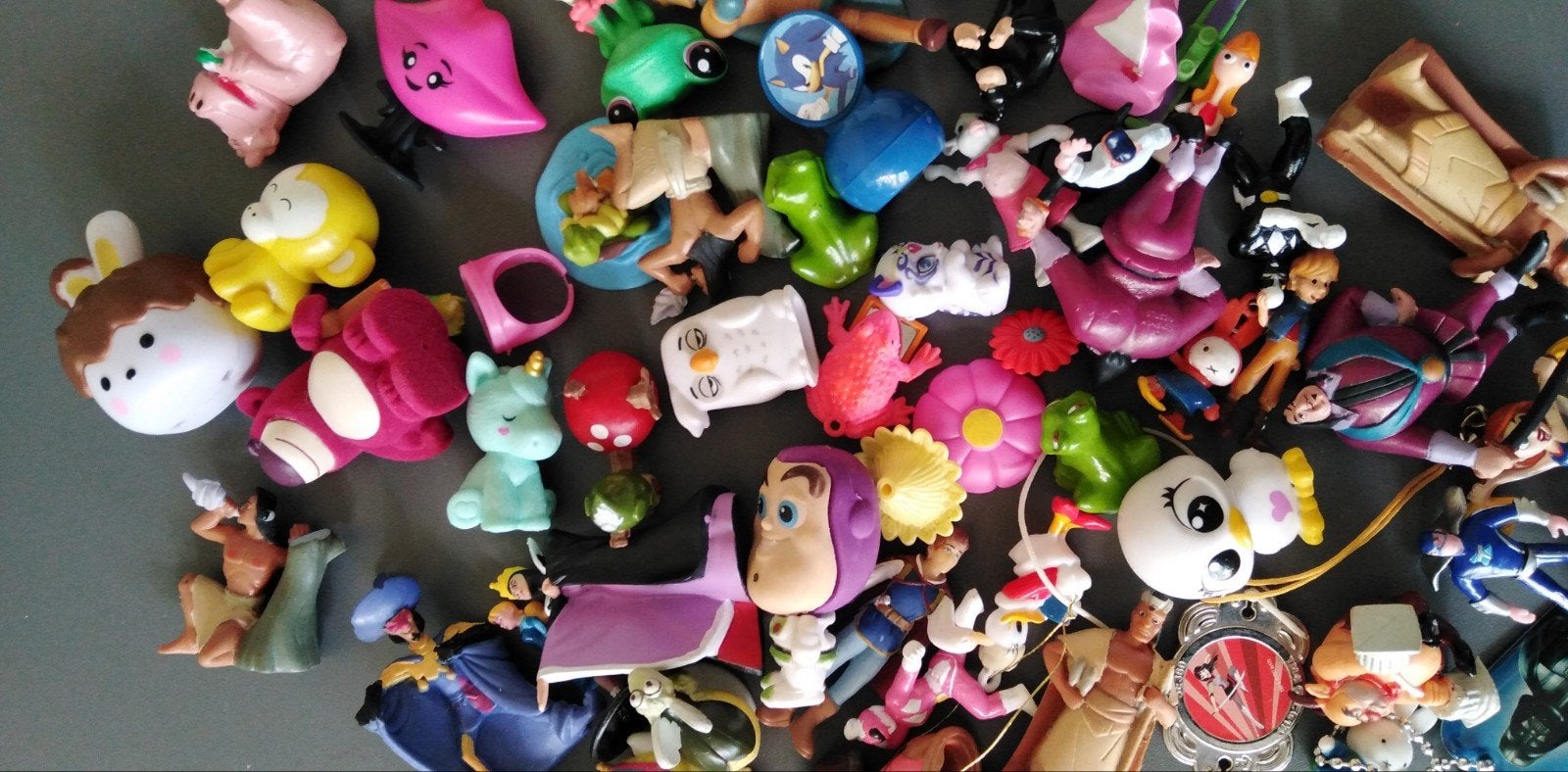 Kindersurprise ea kleine figuurtjes, speeltjes, Ophalen of Verzenden, Zo goed als nieuw