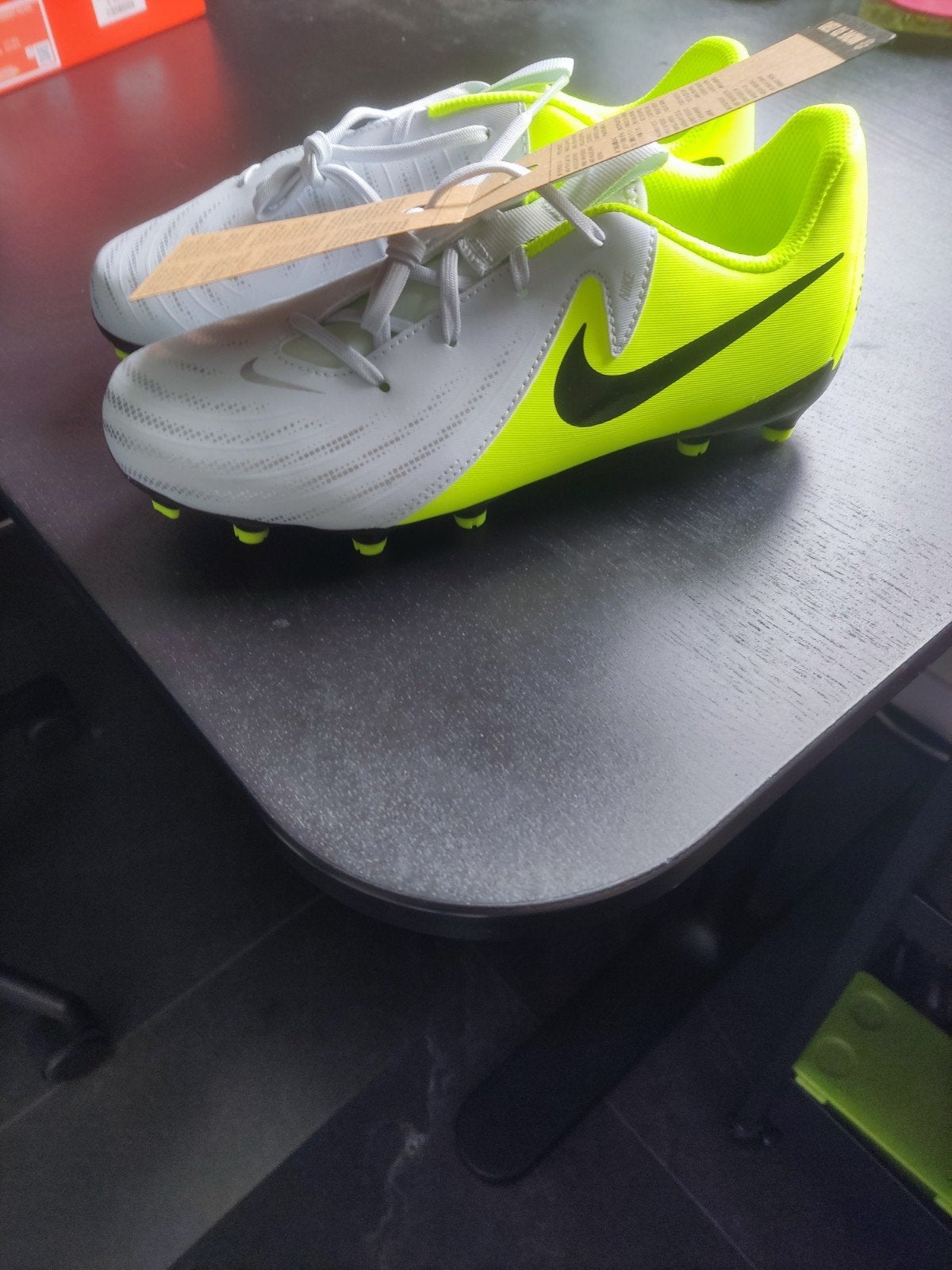 Nike Phantom voetbalschoenen | NIEUW!, Sport en Fitness, Maat XS of kleiner, Ophalen of Verzenden, Nieuw, Schoenen