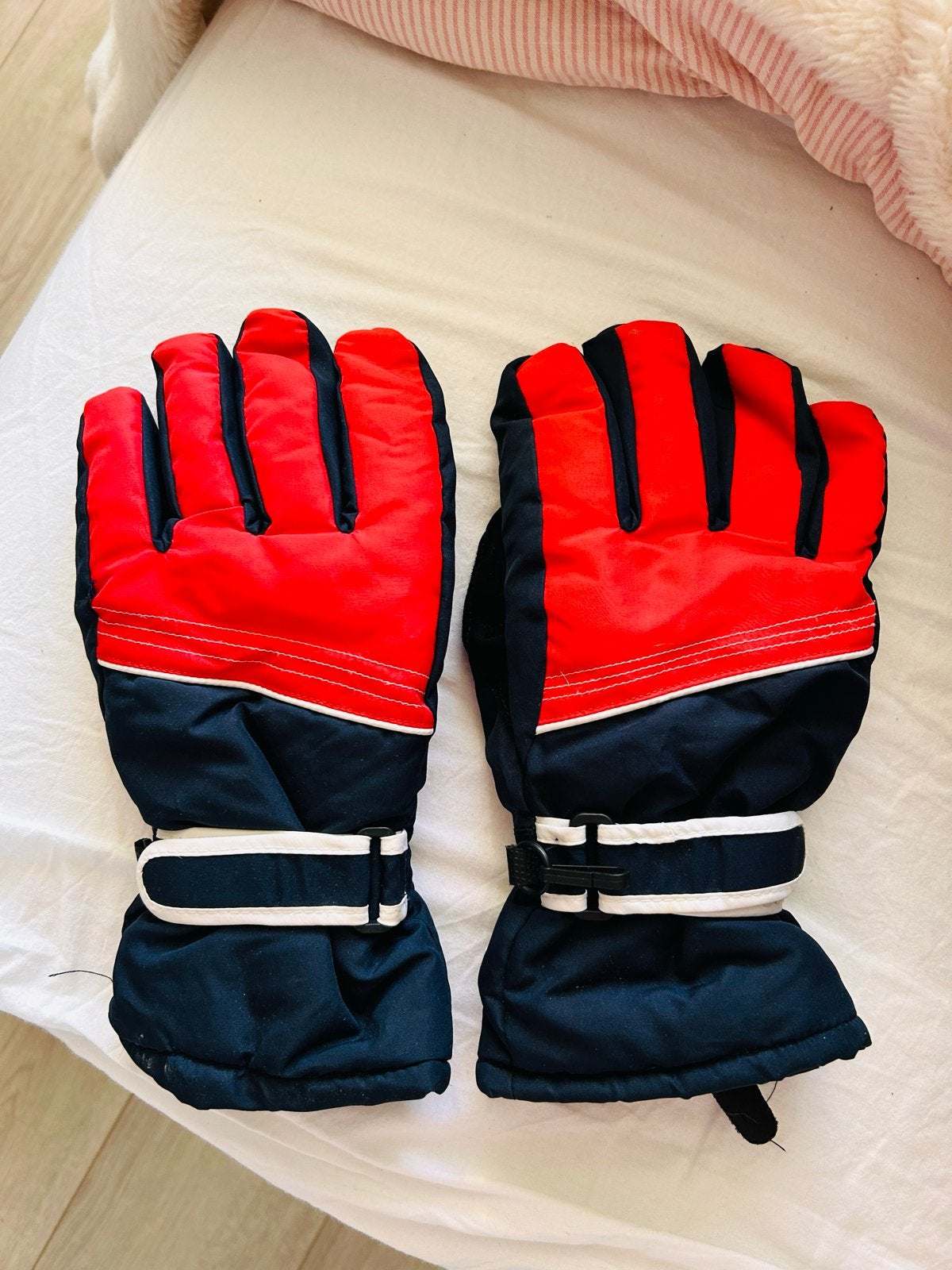 Leuke skihandschoenen voor kinderen - Zo goed als nieuw, Kinderen en Baby's, Ophalen of Verzenden, Zo goed als nieuw, Jongen of Meisje