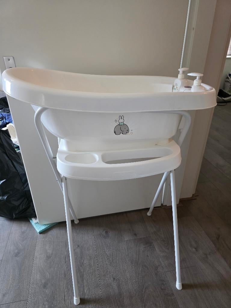 Nijntje babybad met verhoger, Kinderen en Baby's, Badjes en Verzorging, Ophalen, Zo goed als nieuw, Overige typen, Nijntje