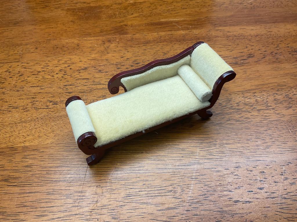 Sofa voor in poppenhuis, Ophalen of Verzenden, Zo goed als nieuw, Poppenhuis