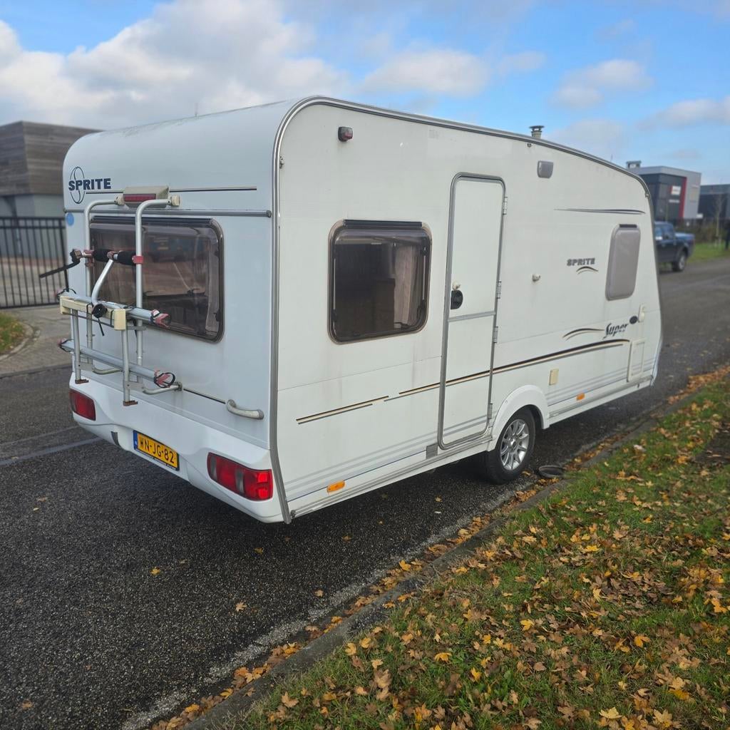 Sprite Super 450 Fransbed - 2005, Caravans en Kamperen, Caravans, Standaardzit, Omvormbare zithoek, Particulier, Luifel