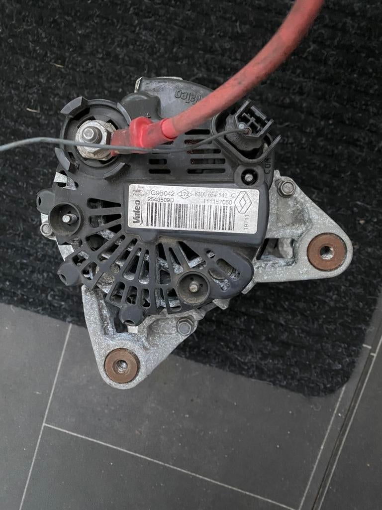 Dynamo Renault twingo is nog prima 156000 gelopen, Ophalen of Verzenden, Gebruikt