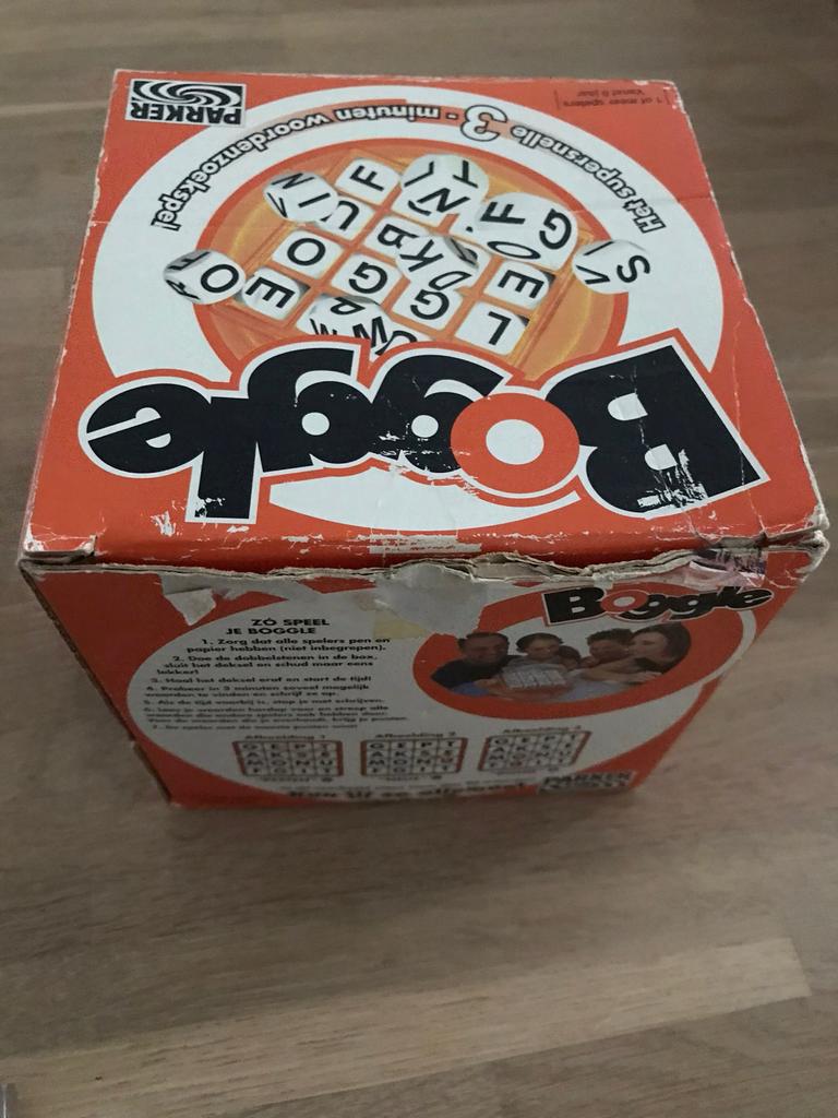 Boggle Woordspel - Klassieker!, Hobby en Vrije tijd, Gezelschapsspellen | Bordspellen, Een of twee spelers, Ophalen of Verzenden