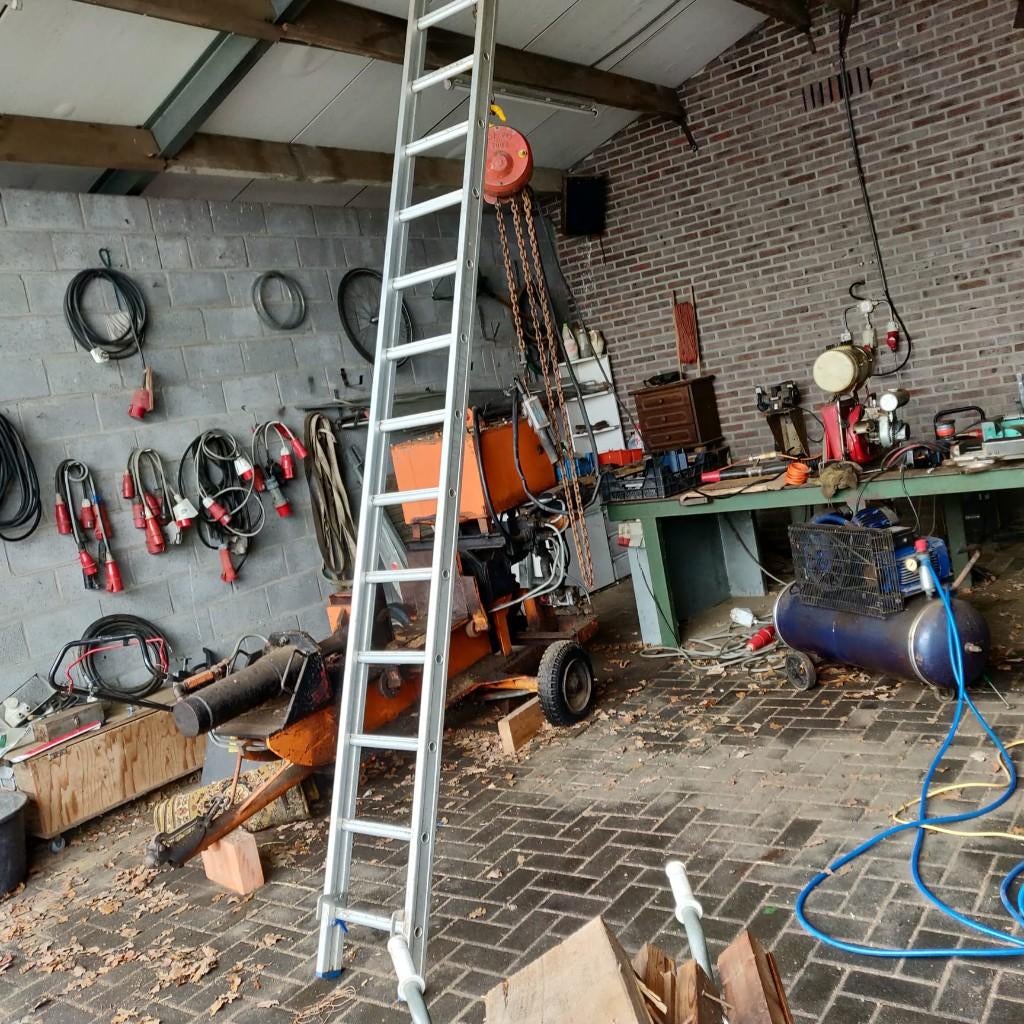 ladder 4 m brede sporten, Ophalen of Verzenden, Zo goed als nieuw, 4 meter of meer