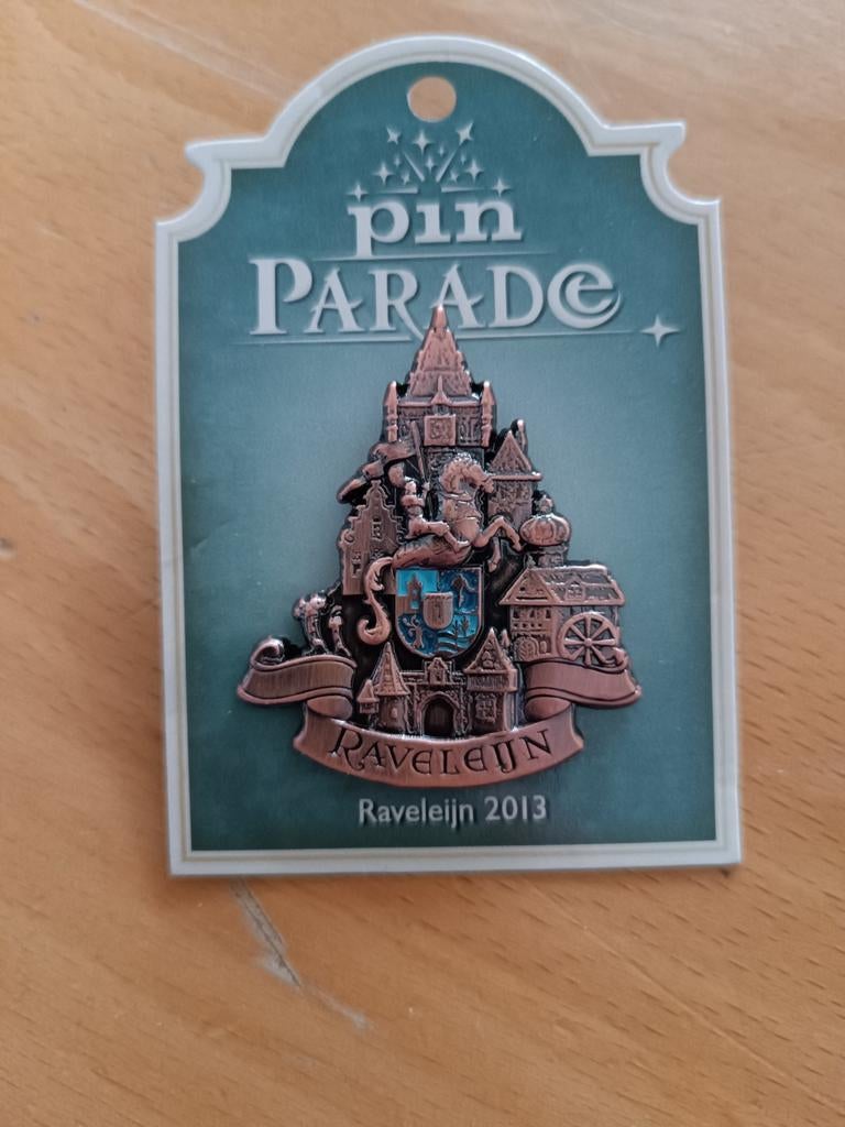 Efteling Raveleijn Ravelijn Pin Bronskleurig, Verzamelen, Ophalen of Verzenden, Button of Speldje