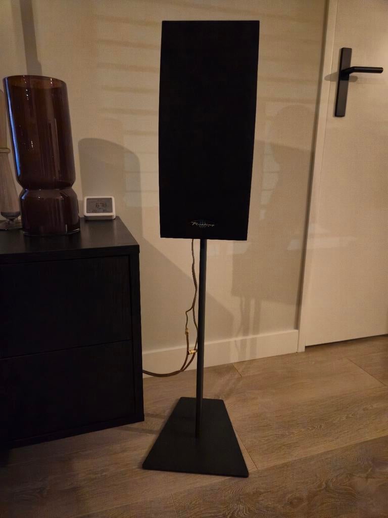 Vintage Floating Tricam Speakers met Originele Standaard, Audio, Tv en Foto, Luidsprekers, Gebruikt, Front, Rear of Stereo speakers
