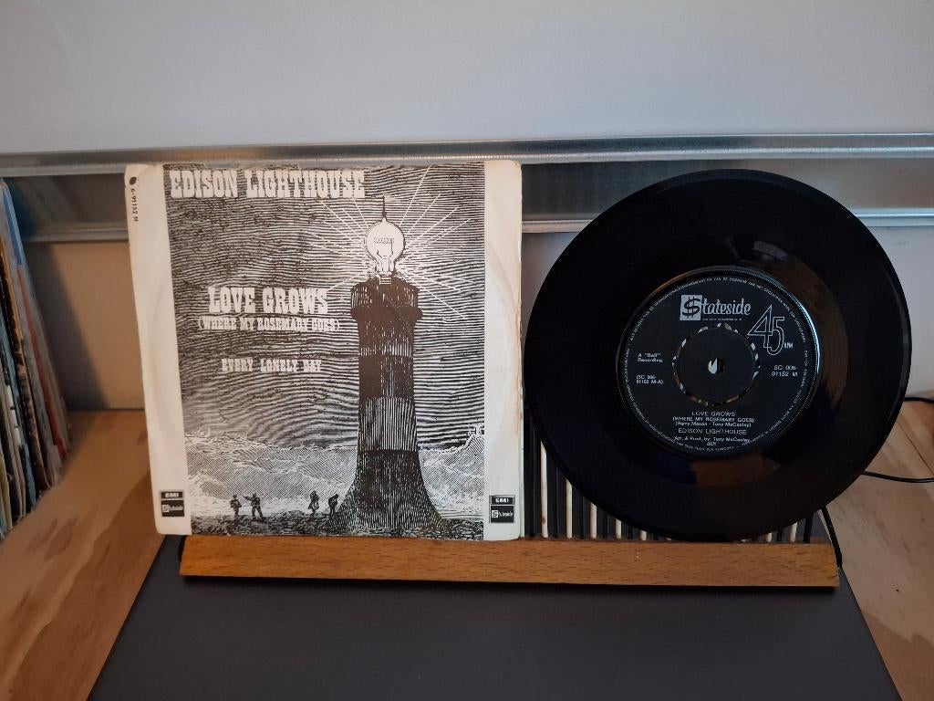 Edison Lighthouse-Love grows(142) 2,50 euro vaste prijs, Cd's en Dvd's, Vinyl Singles, 7 inch, Single, Ophalen of Verzenden, Zo goed als nieuw