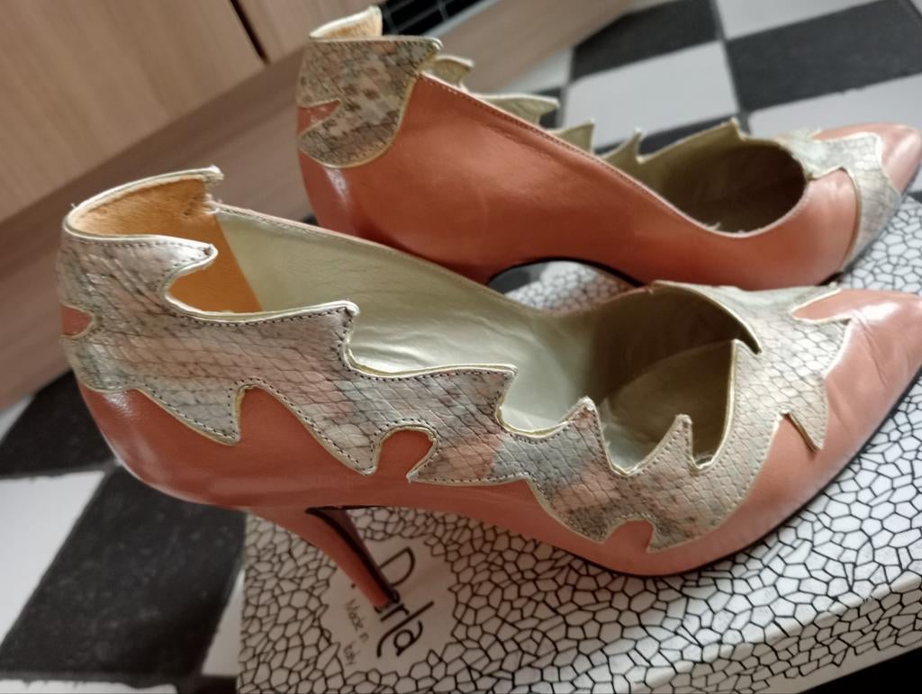 Perla hakken pumps maat 37,5 zgan 100% leer, Kleding | Dames, Schoenen, Oranje, Zo goed als nieuw, Schoenen met hoge hakken, Perla