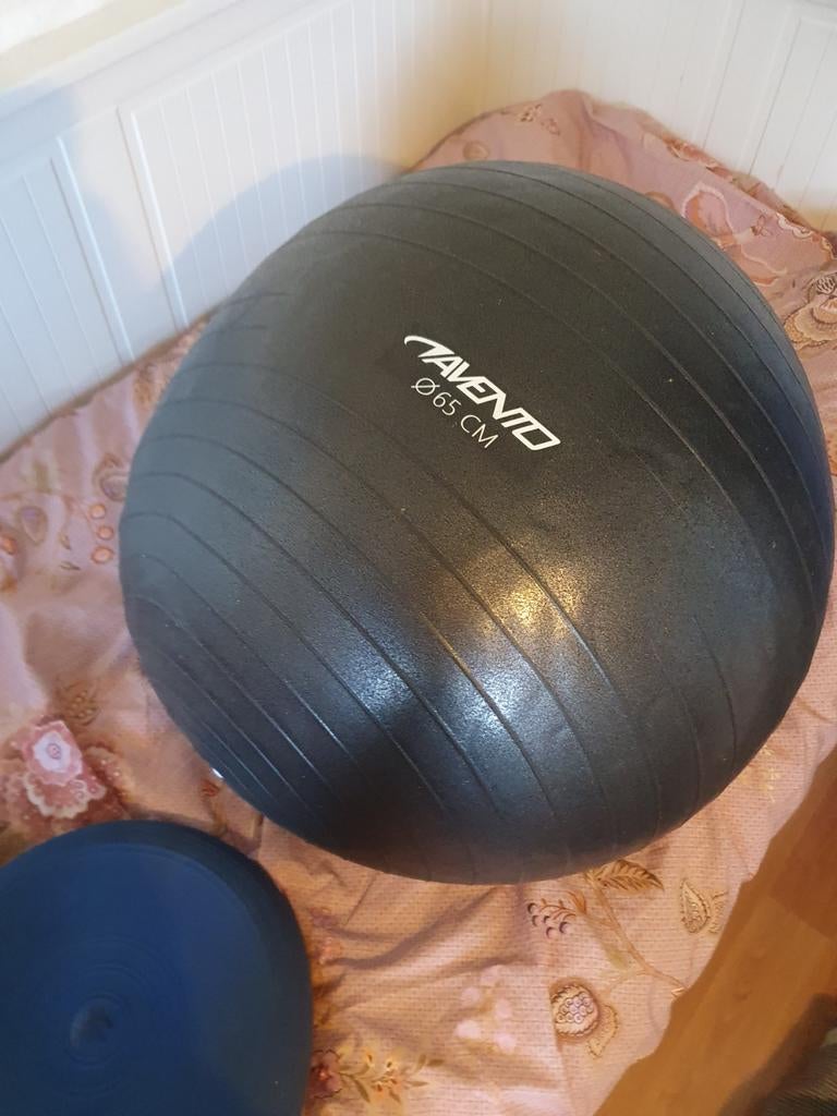 Avento Fitnessbal - Ø 65 cm, Ophalen of Verzenden, Zo goed als nieuw, Buik, Fitnessbal