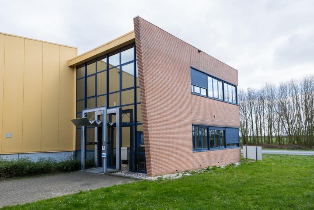 nette kantoorruimte te huur/te koop vanaf €.395,- mnd all in, Zakelijke goederen, Bedrijfs Onroerend goed, 33 m², Huur, Kantoorruimte