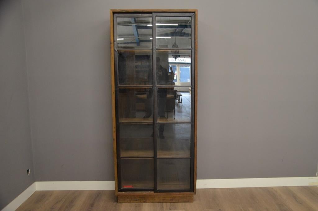 Teak vitrinekast met schuifdeuren 90 cm - Industrieel