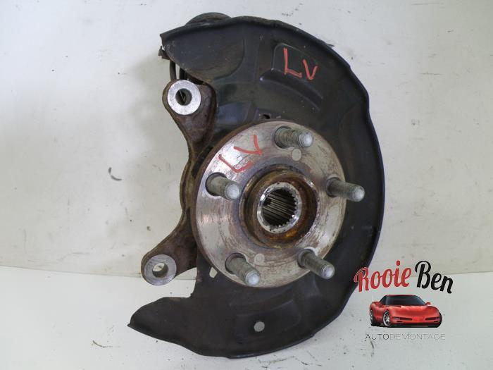 Fusee links-voor van een Toyota Urban Cruiser, Gebruikt, -, -, Ophalen of Verzenden