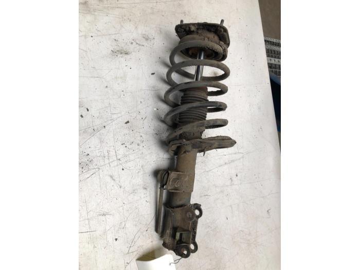 Schokdemperpoot rechts-voor van een Volvo V70, Gebruikt, -, -, Ophalen of Verzenden