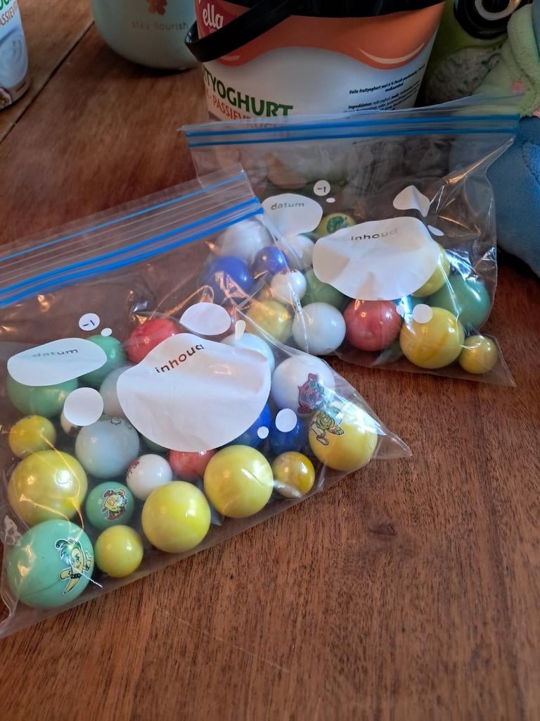 Marble Maniacs plus knikkers alebij missen de zelfde kniker, Ophalen of Verzenden, Zo goed als nieuw