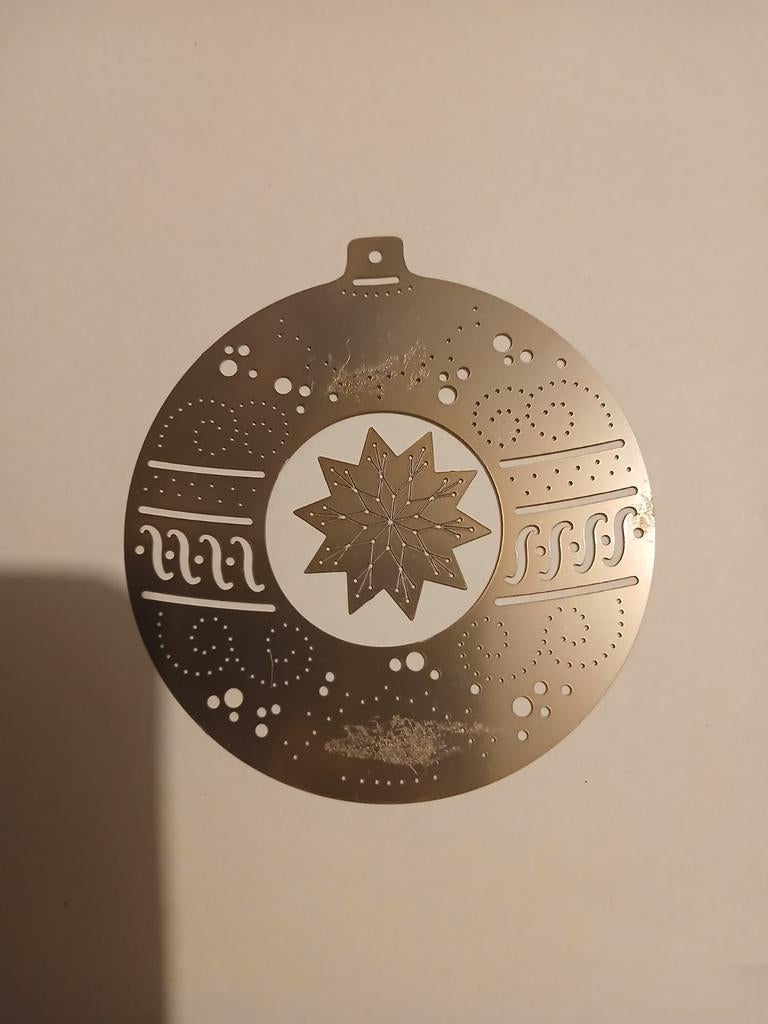 Metalen kerstbal stencil, Ophalen of Verzenden, Zo goed als nieuw