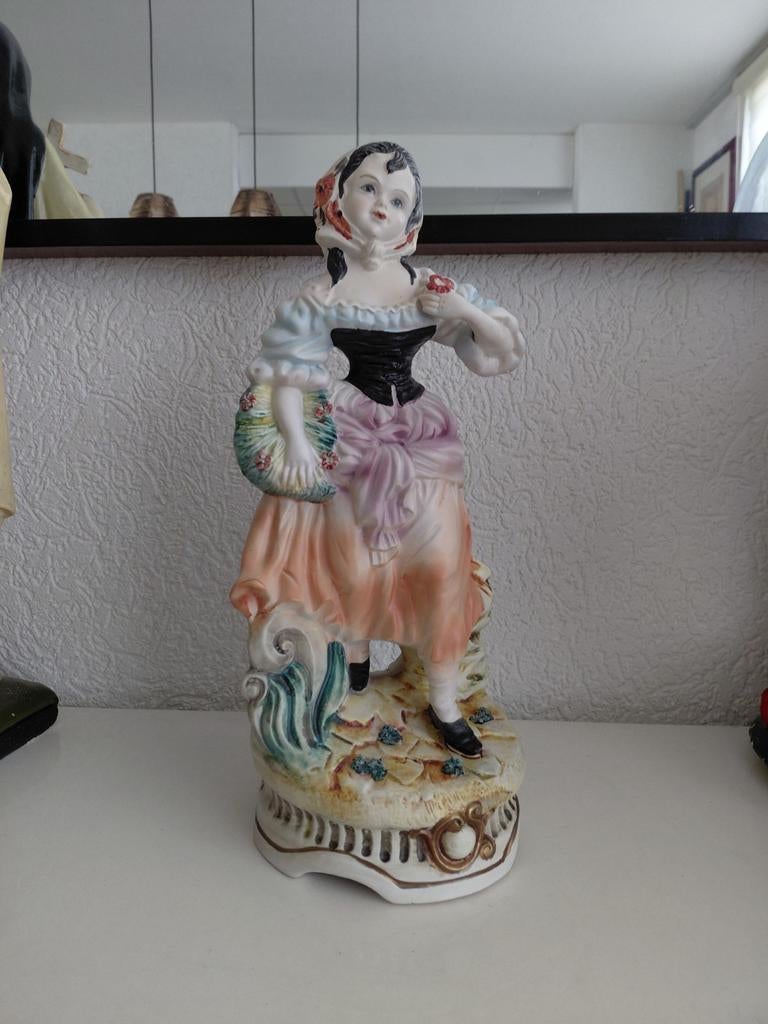 Beeld capodimonte, Antiek en Kunst, Curiosa en Brocante, Ophalen of Verzenden