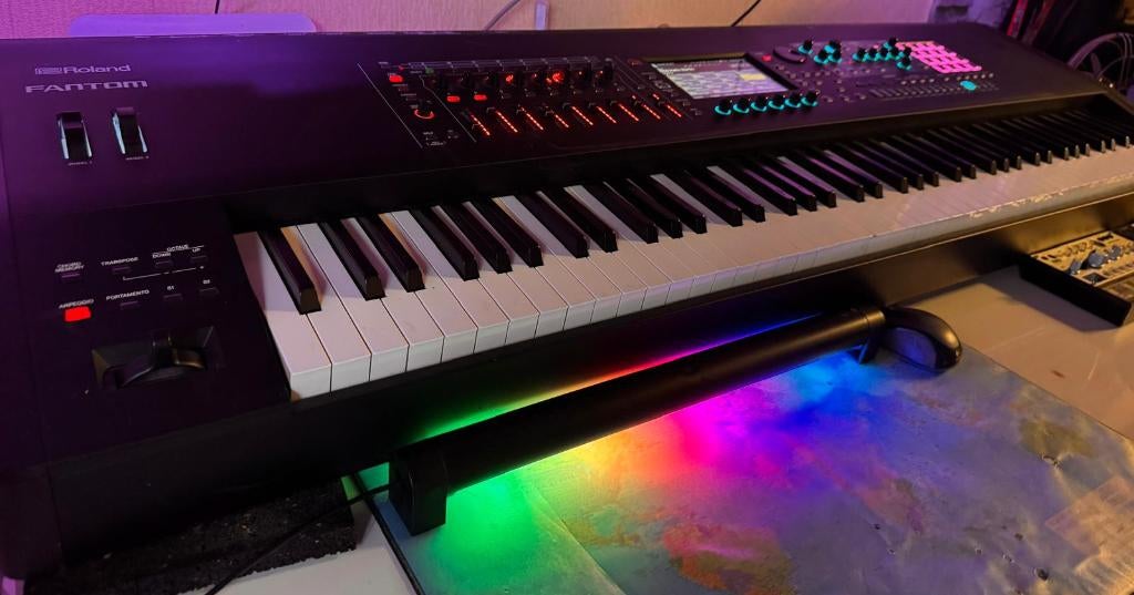 roland fantom 8 synthesizer, Ophalen, Zo goed als nieuw, 88 toetsen, Roland