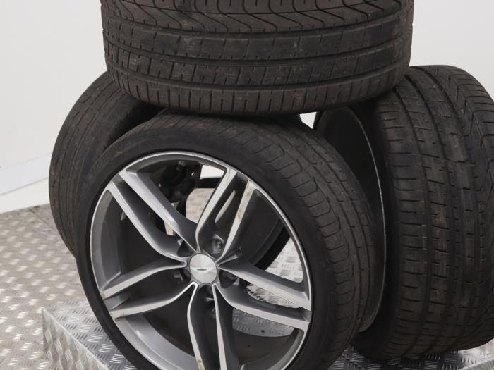 Sportvelgenset + banden van een Aston Martin DB9, Auto-onderdelen, Banden en Velgen, 12 maanden garantie, Gebruikt, -, -